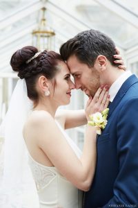 Hochzeit im Patrick Hellmann Schlosshotel Grunewald in Berlin - Hochzeitsfotos vom Brautpaar