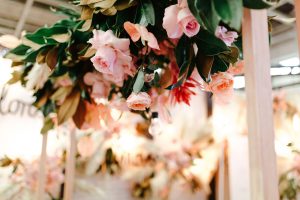 Hochzeitstrends 2019: Blush & Gold Hängedeko - Stefanie Lange Hochzeitsfotografie